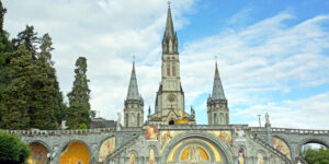 Scopri di più sull'articolo Pellegrinaggio a Lourdes