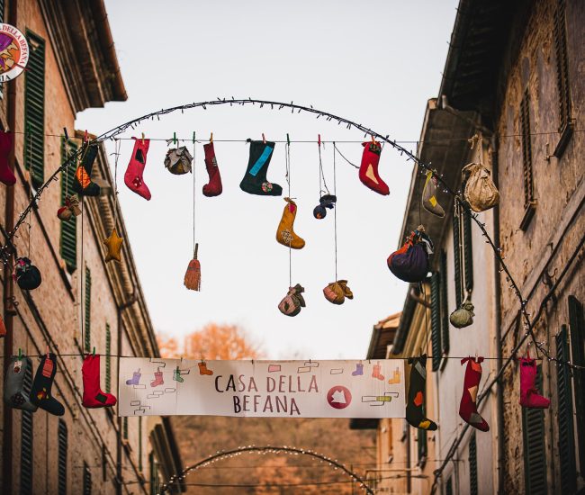 insegna-casa-della-befana insegna-casa-della-befana